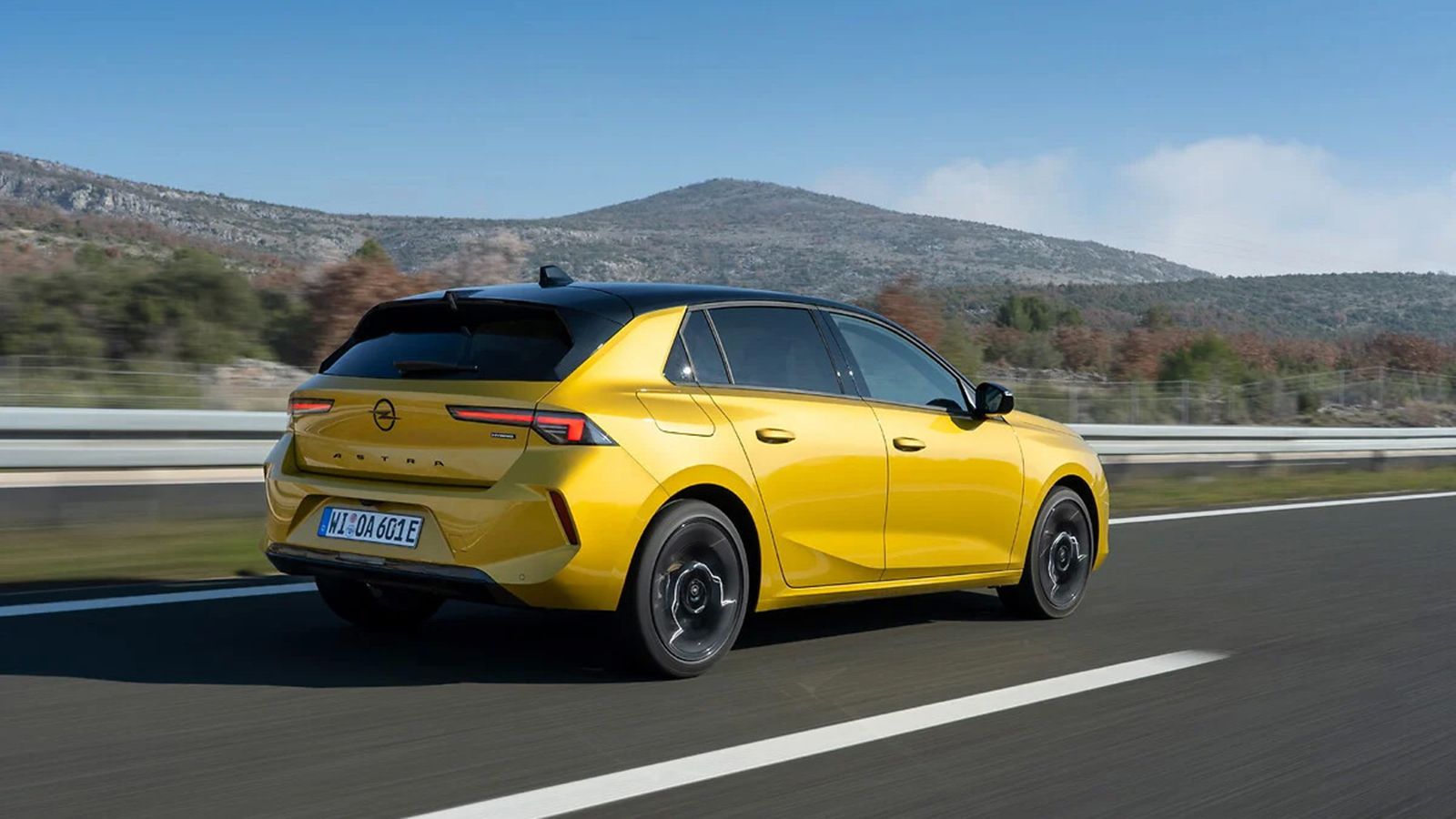 Ξεκίνησαν οι παραγγελίες του ανανεωμένου Opel Astra στην Ελλάδα.